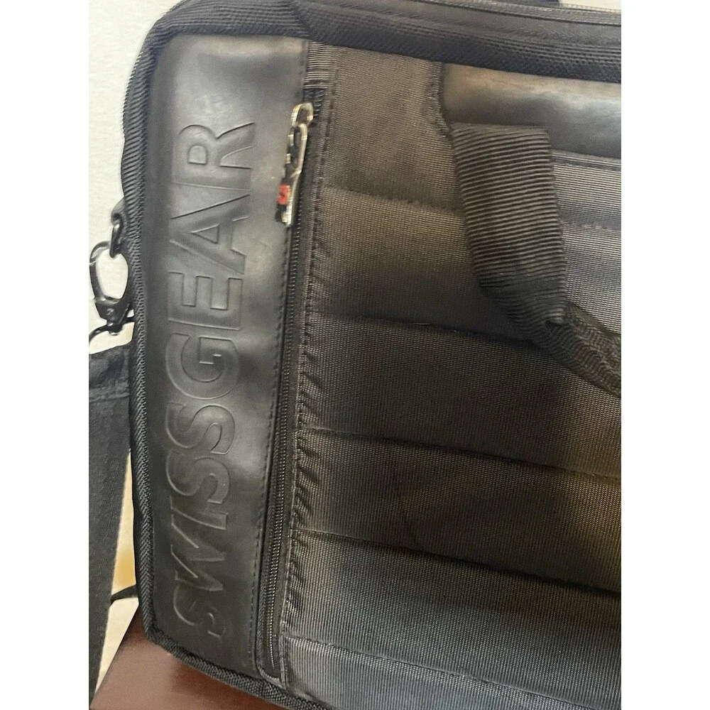 SwissGear black large